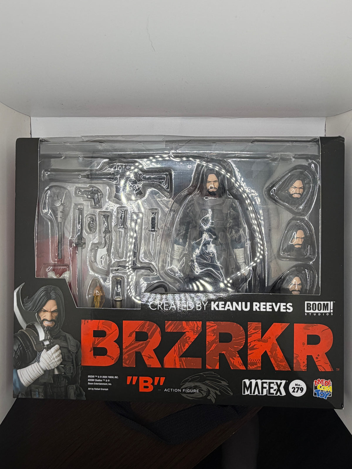 Mafex BRZRKR (New damaged box)